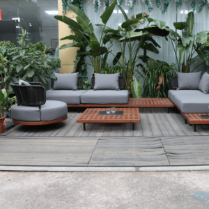 Boender Outdoor 11-delige loungeset van teakhout met grijze kussens en planten op achtergrond