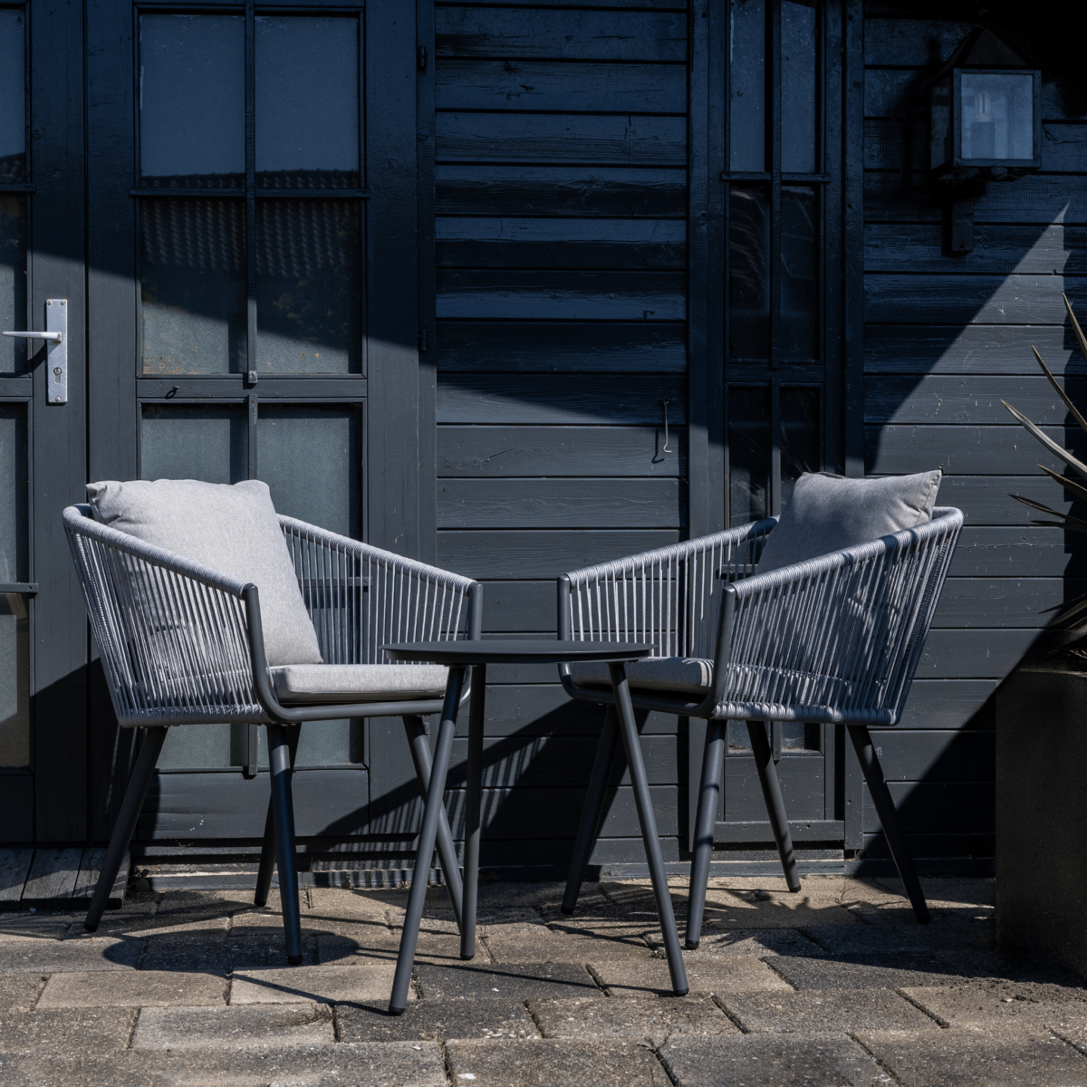 Boender Outdoor bistro tuinset 3-delig aluminium met ropes in antraciet in tuin