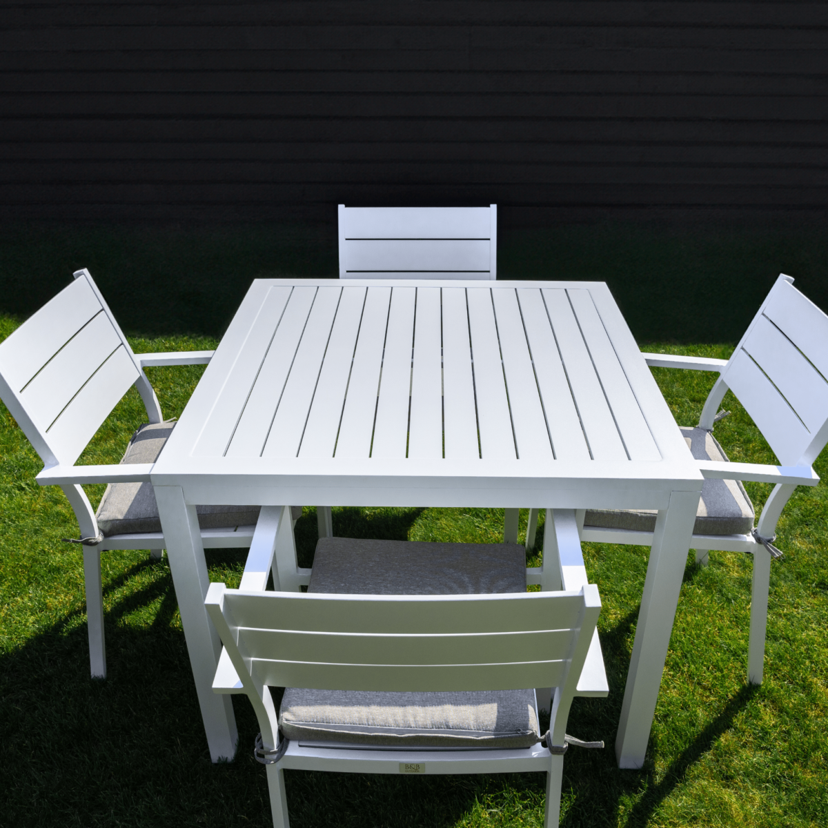 Boender Outdoor tuinset 5-delig met witte tafel en stoelen op gras