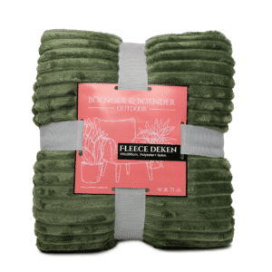 Donkergroene fleece deken van Boender Outdoor met label en verpakking zichtbaar