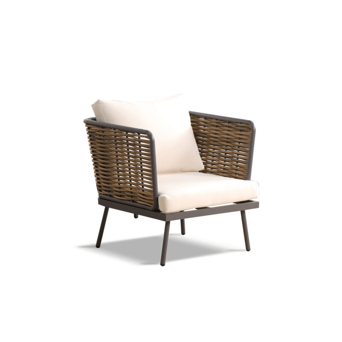 Loungestoel van Boender Outdoor met beige kussen en gevlochten ontwerp, perfect voor buitengebruik.