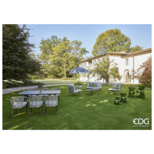 EDG Kendo aluminium loungebank met groene kussens in tuin