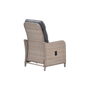 Achteraanzicht verstelbare wicker dining stoel met bedieningshendel
