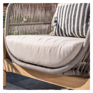 Close-up van zitkussen en rugleuning met gevlochten touw van Talara loungeset