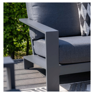 Detail van Lincoln loungeset armleuning in aluminium met kussen