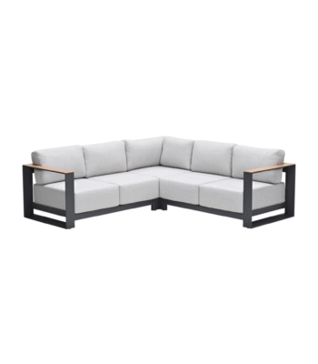Hoek loungeset met lichtgrijze kussens en zwart frame met houten armleuningen