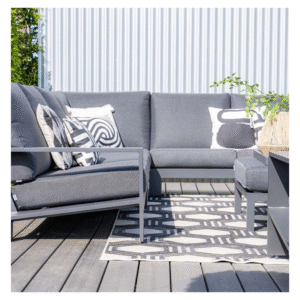 Zijaanzicht Lincoln loungeset op terras met zwart-witte sierkussens