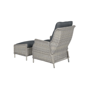 Veracruz verstelbare loungestoel met voetenbank, achteraanzicht in vintage willow wicker met donkergrijze kussens