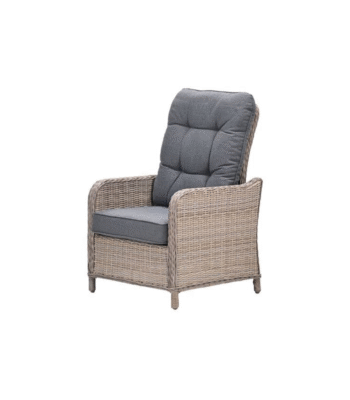 Verstelbare wicker dining tuinstoel met hoge rugleuning en grijze kussens