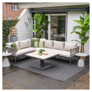 Lea loungeset in tuinsetting met planten en decoratiekussens op terras